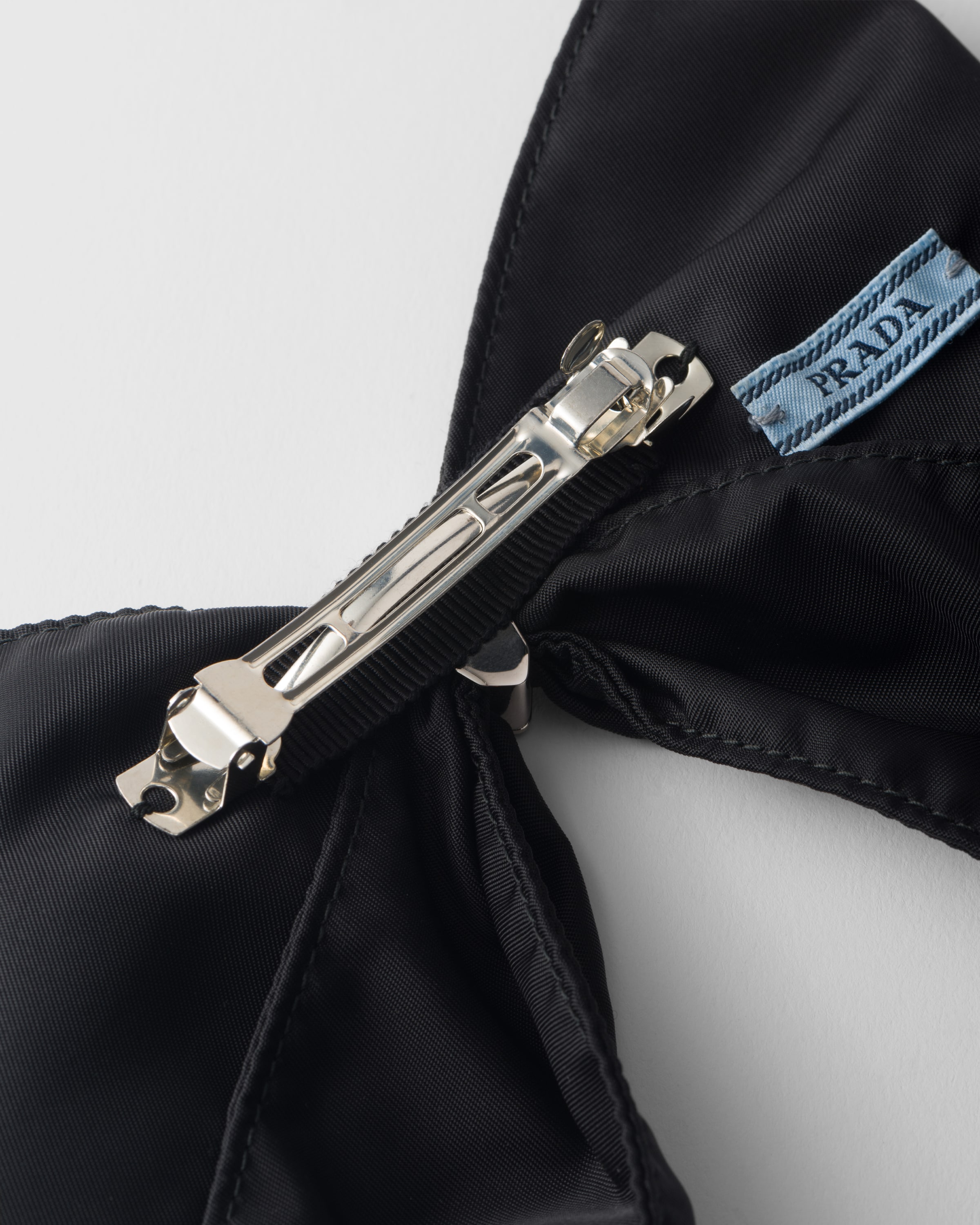 【送料&関税込】Prada Black Nylon Hair Clip Re-Nylon hair clip in black - Prada | Mytheresa