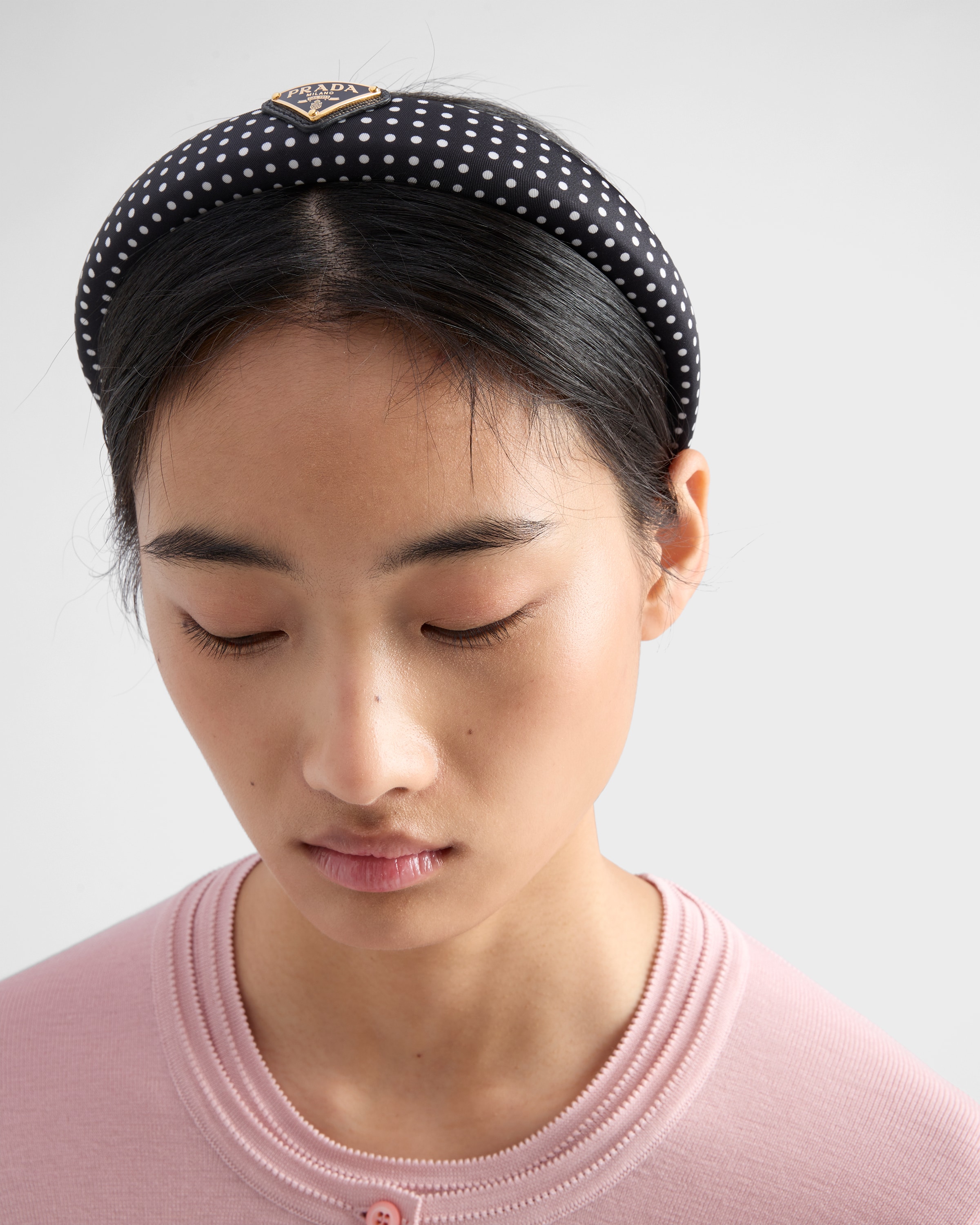 プラダ レディース】ヘアアクセサリー コレクション｜PRADA