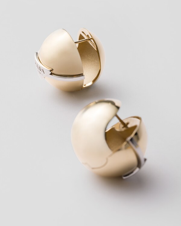 Metal earrings Metal earrings