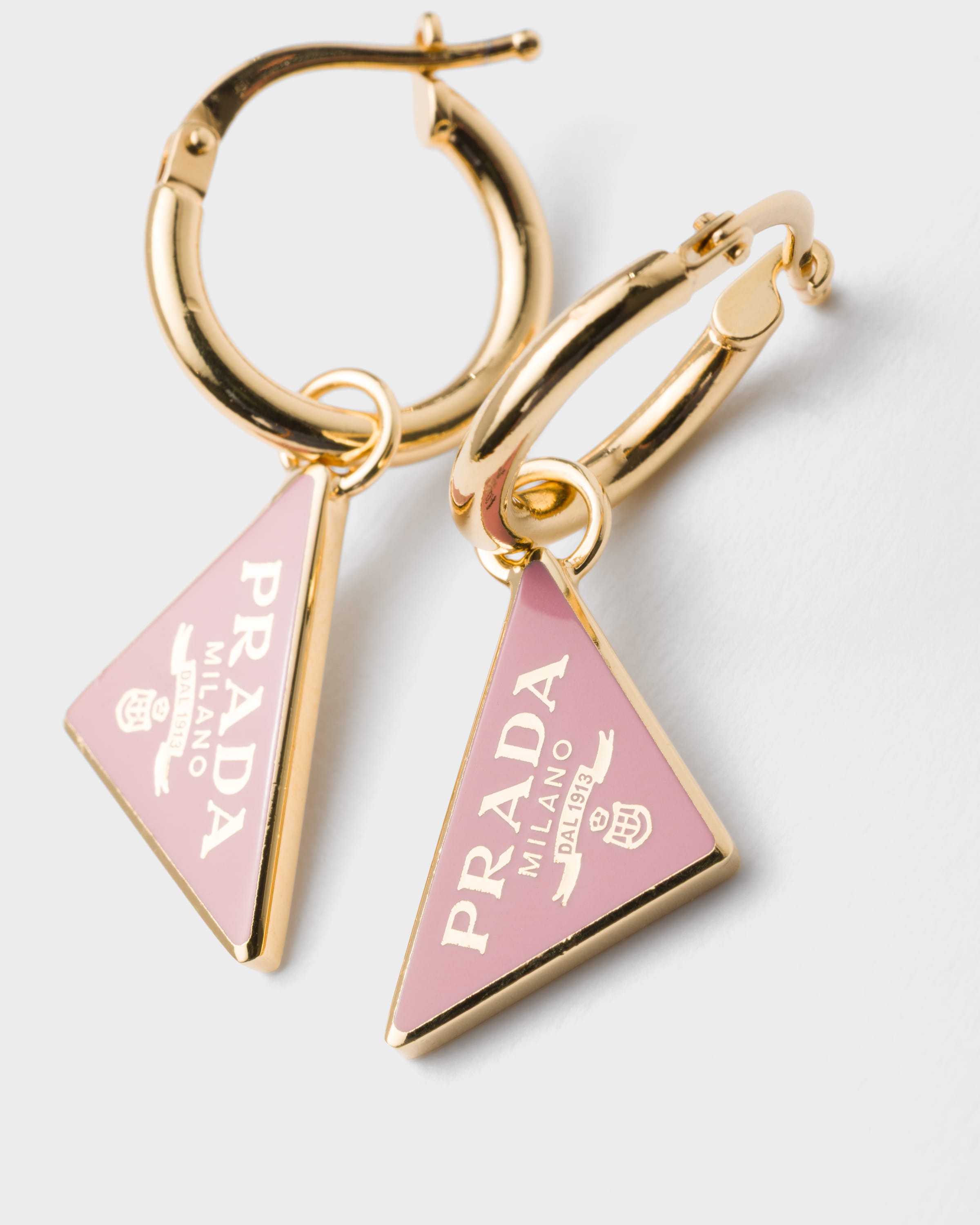 ゴールド/ペタルピンク エナメル メタル ピアス | PRADA