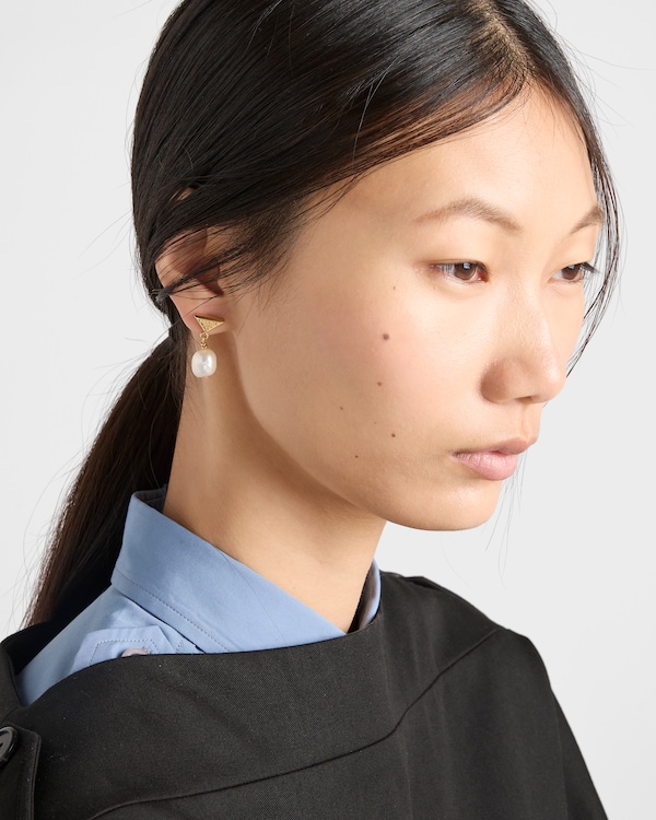 أقراط معدنية مع لآلئ - ذهبي/لؤلؤي أقراط معدنية مع لآلئ - ذهبي/لؤلؤي