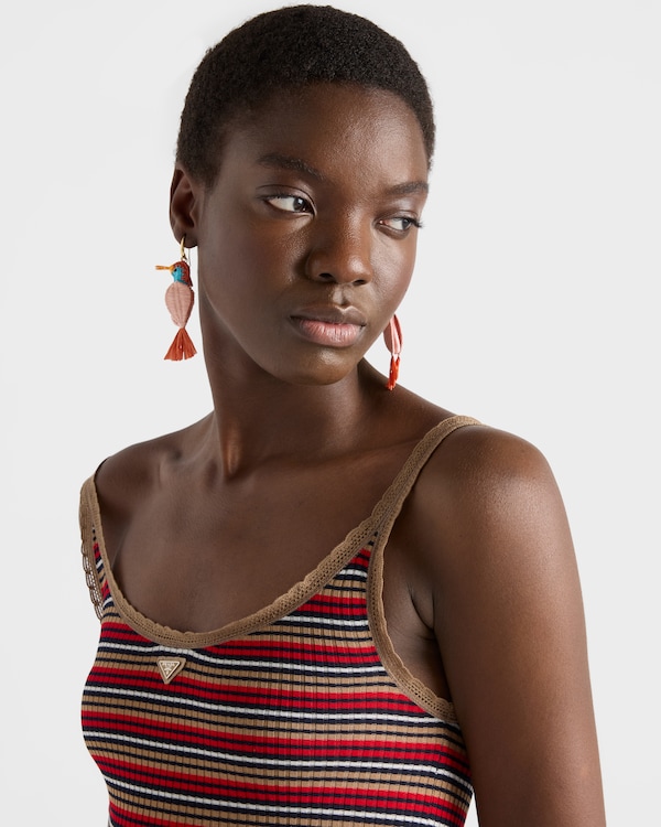Metal and crochet earrings - Gold/Pink Metal and crochet earrings - Gold/Pink