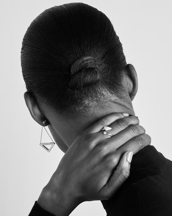 Eternal Gold contrarié ring in yellow gold with diamonds Eternal Gold contrarié ring in yellow gold with diamonds