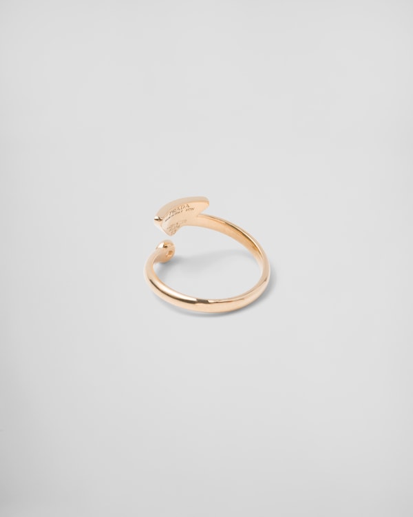 Eternal Gold contrarié ring in yellow gold with diamonds Eternal Gold contrarié ring in yellow gold with diamonds