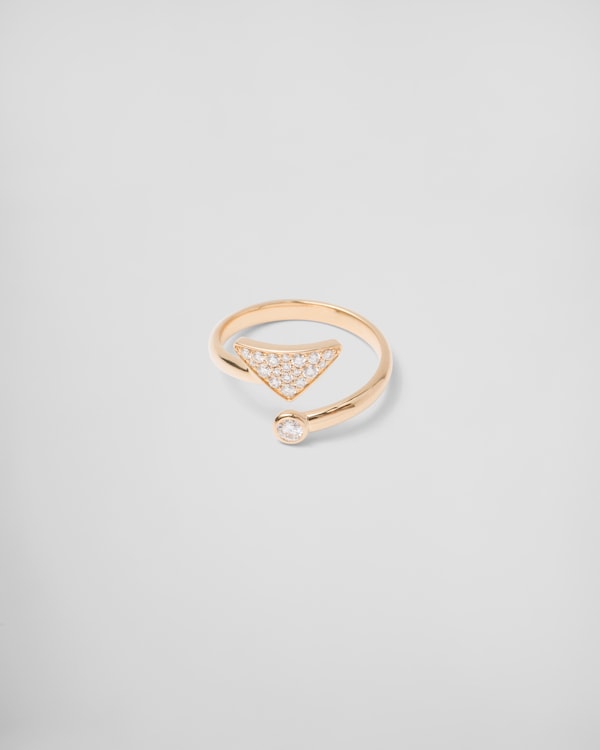 Eternal Gold contrarié ring in yellow gold with diamonds Eternal Gold contrarié ring in yellow gold with diamonds