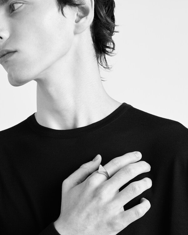 Eternal Gold ring in yellow gold with diamonds Eternal Gold ring in yellow gold with diamonds