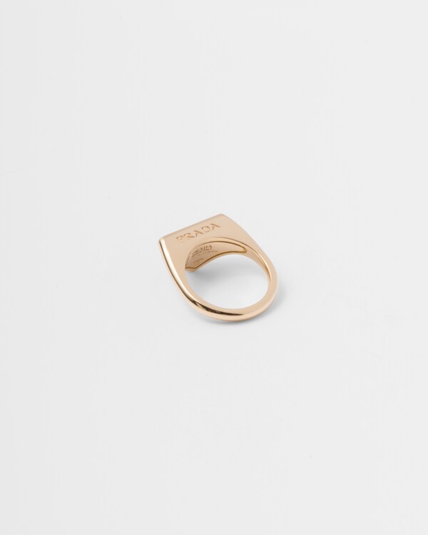 Eternal Gold ring in yellow gold with diamonds Eternal Gold ring in yellow gold with diamonds