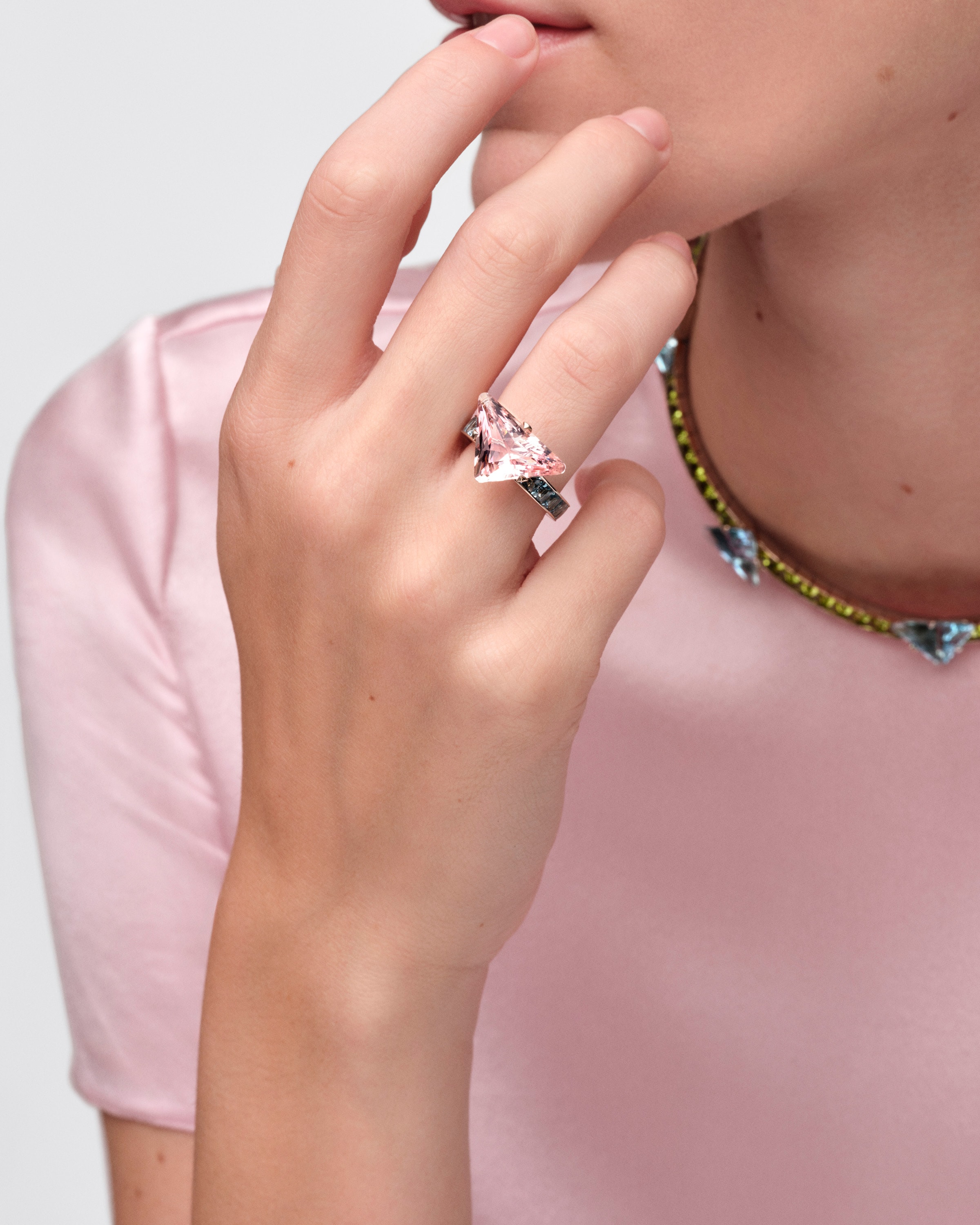 Couleur Vivante solitaire ring - white gold with morganite and aquamarine