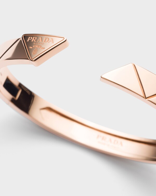 Eternal Gold bangle bracelet in rose gold Eternal Gold bangle bracelet in rose gold