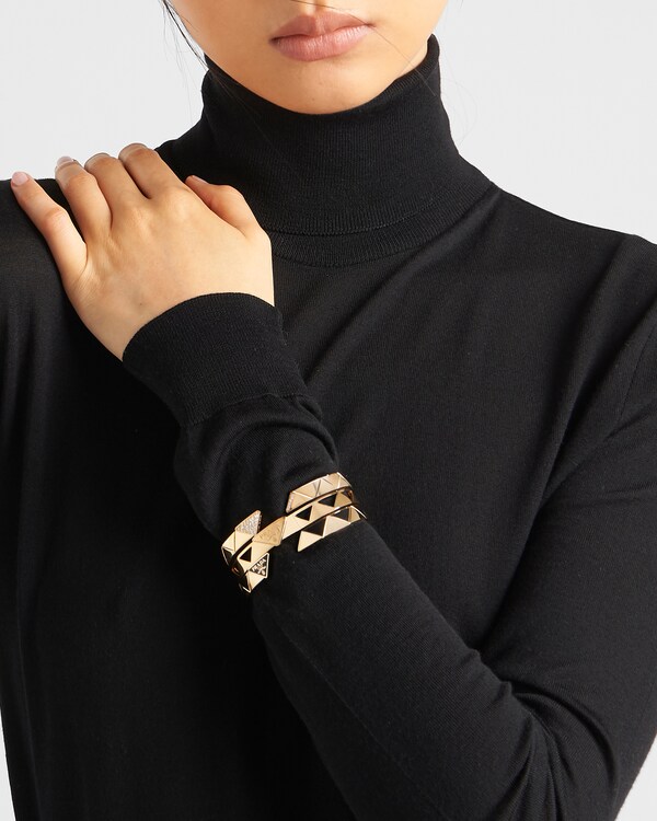 Eternal Gold Armreif aus Gelbgold mit Keramikelementen Eternal Gold Armreif aus Gelbgold mit Keramikelementen