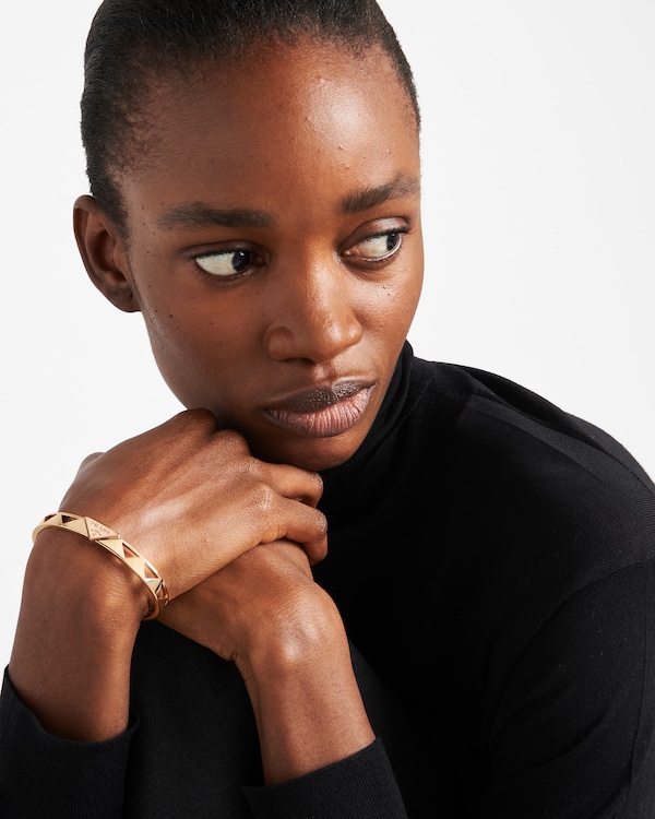 سوار بنغال ذهبي كلاسيكي من الذهب الأصفر سوار بنغال ذهبي كلاسيكي من الذهب الأصفر