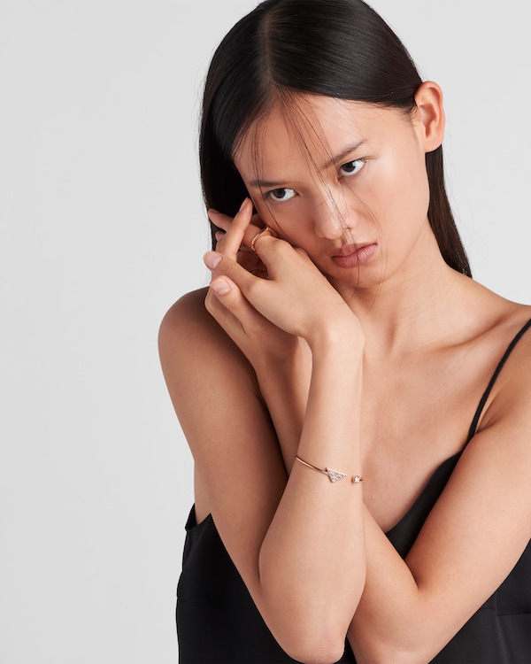 이터널 골드 뱅글 브레이슬릿, 핑크 골드와 다이아몬드 - 로즈 골드/화이트 이터널 골드 뱅글 브레이슬릿, 핑크 골드와 다이아몬드 - 로즈 골드/화이트