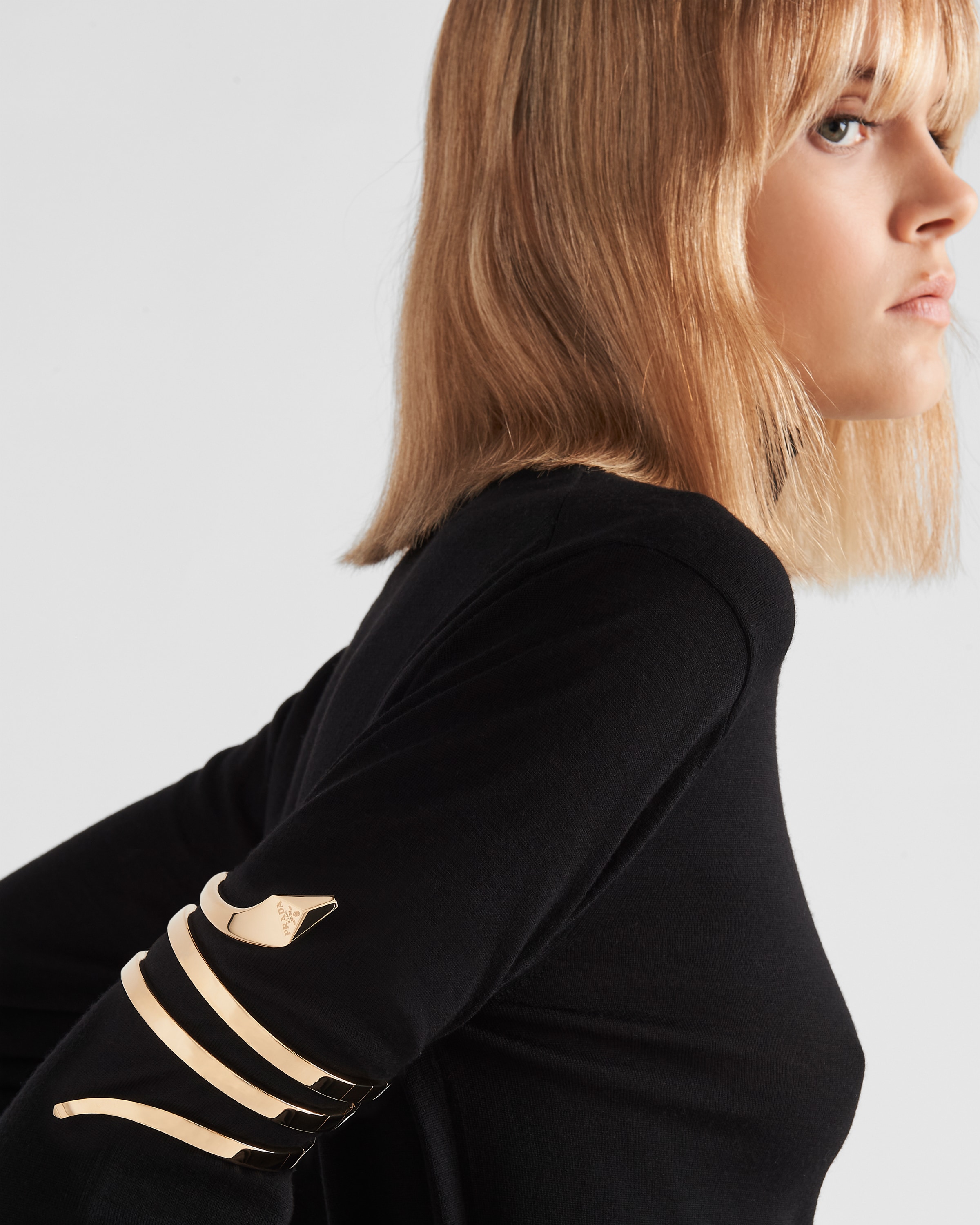 ★国内即発★PRADA プラダ ラインストーンブレスレット 関税込 プラダ PRADA ブレスレット チェーン 三角プレート ロゴ 925 L