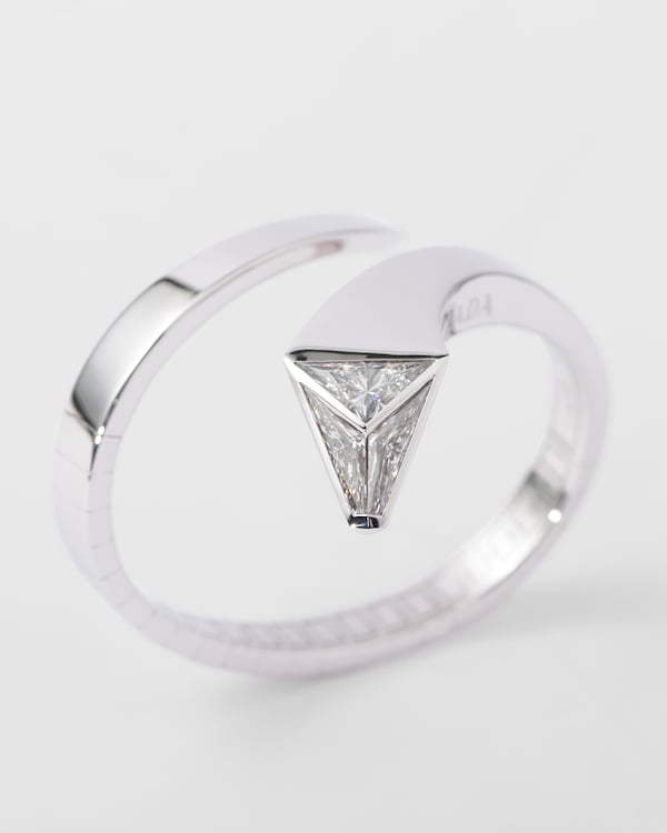 سوار ثعبان Eternal Gold من الذهب الأبيض والماس سوار ثعبان Eternal Gold من الذهب الأبيض والماس