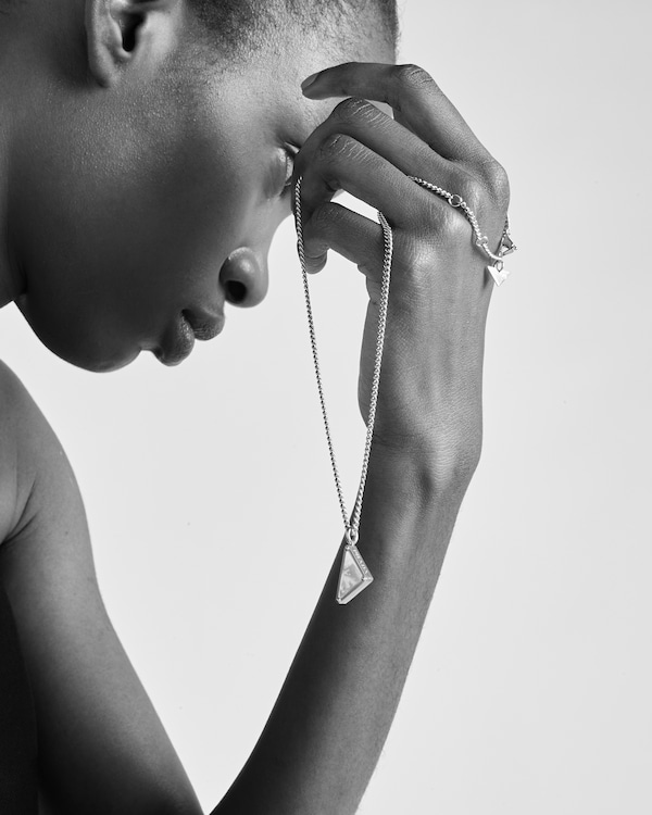 이터널 골드 펜던트 목걸이, 핑크 골드, 다이아몬드와 마더오브펄 - 핑크 골드 / 마더오브펄 / 다이아몬드 파베 이터널 골드 펜던트 목걸이, 핑크 골드, 다이아몬드와 마더오브펄 - 핑크 골드 / 마더오브펄 / 다이아몬드 파베