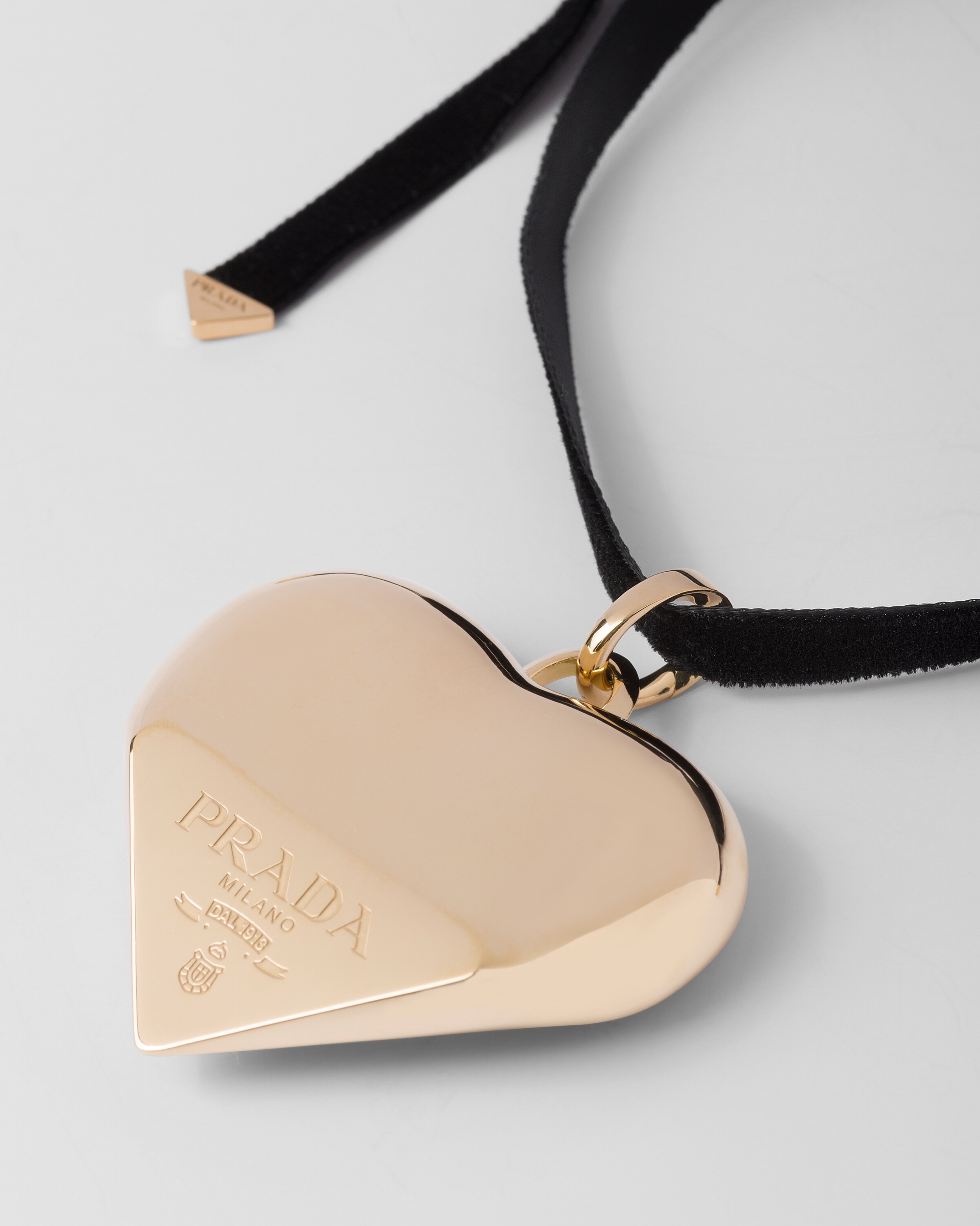 Prada shop heart choker