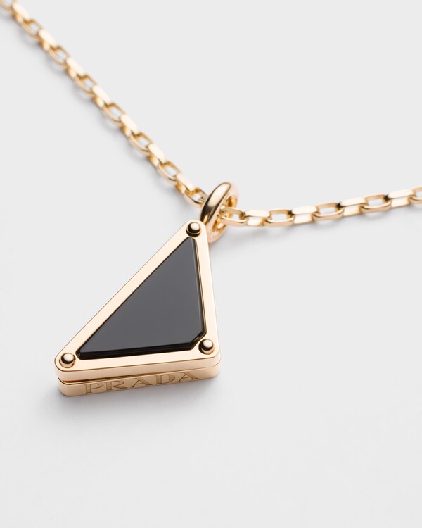 Eternal Gold pendant necklace in yellow gold with diamonds and onyx Eternal Gold pendant necklace in yellow gold with diamonds and onyx