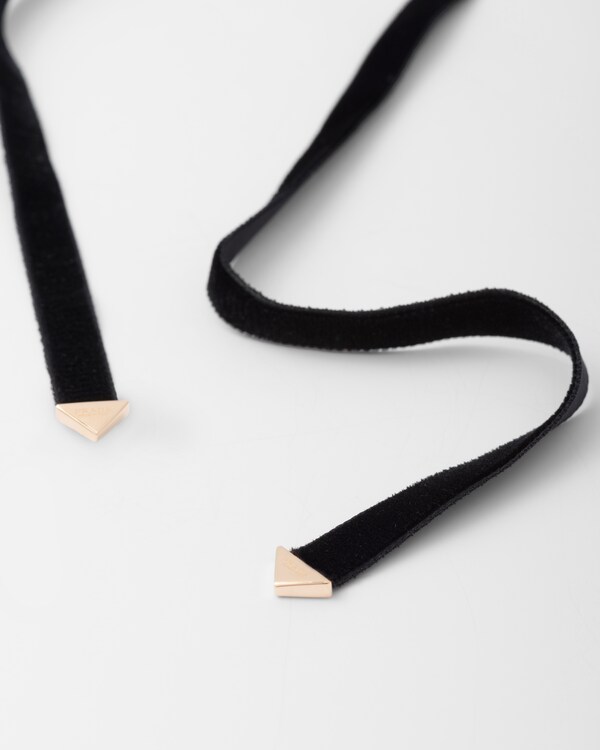 Eternal Gold choker with large pendant in yellow gold Eternal Gold choker with large pendant in yellow gold