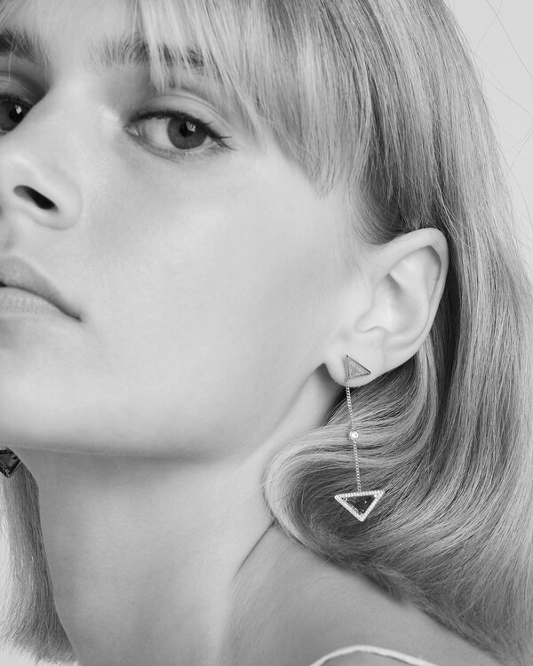 Eternal Gold drop earrings in yellow gold with diamonds and amethyst Eternal Gold drop earrings in yellow gold with diamonds and amethyst