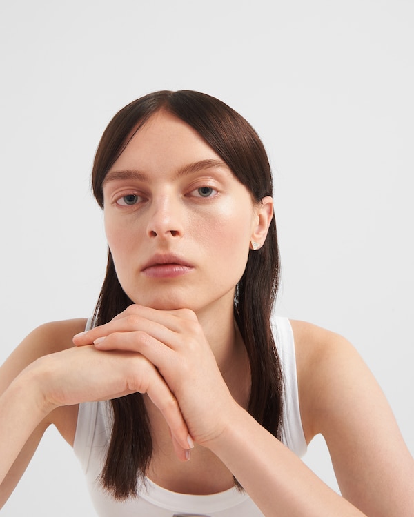 Boucle d’oreille unique Eternal Gold en or jaune et diamants Boucle d’oreille unique Eternal Gold en or jaune et diamants