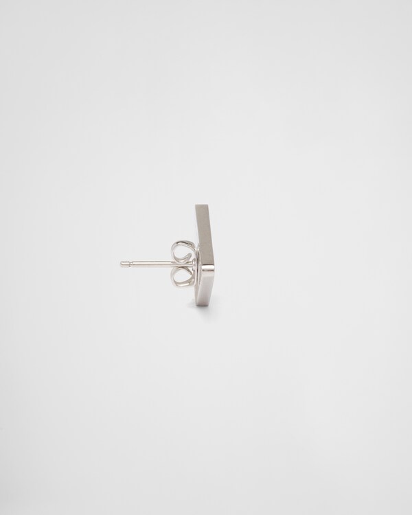 プラダ シンボル ピアス プラダ シンボル ピアス