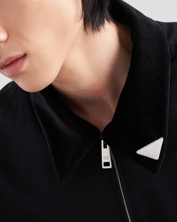 Eternal Gold brooch in white gold with diamonds Eternal Gold brooch in white gold with diamonds