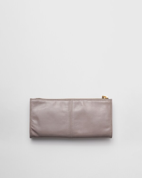 Leather pouch Leather pouch