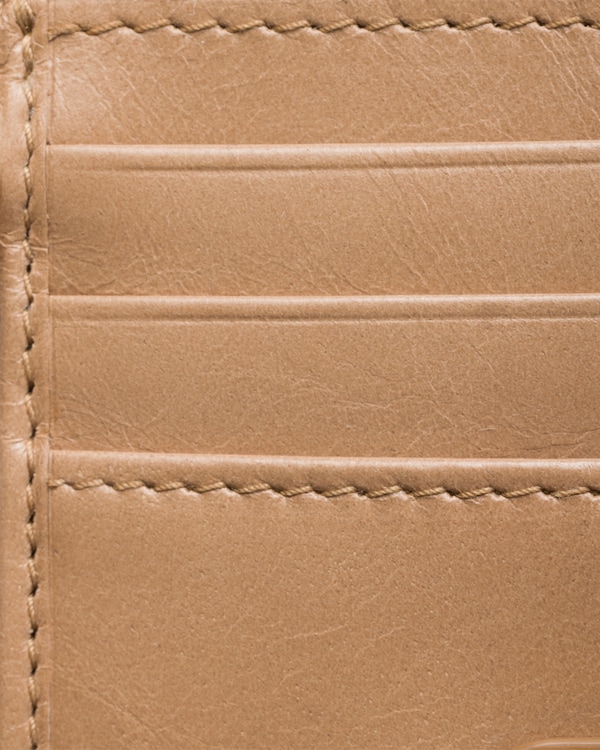 ソフトルックスレザー カードケース - カメオベージュ ソフトルックスレザー カードケース - カメオベージュ