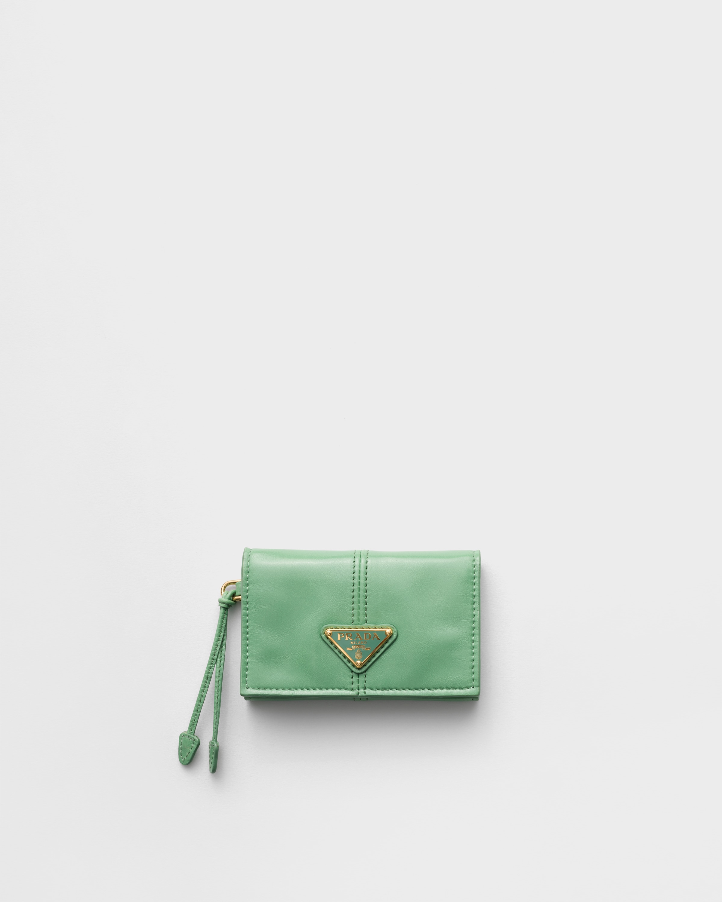 アクアマリン フラップ付レザー カードケース | PRADA - 日本