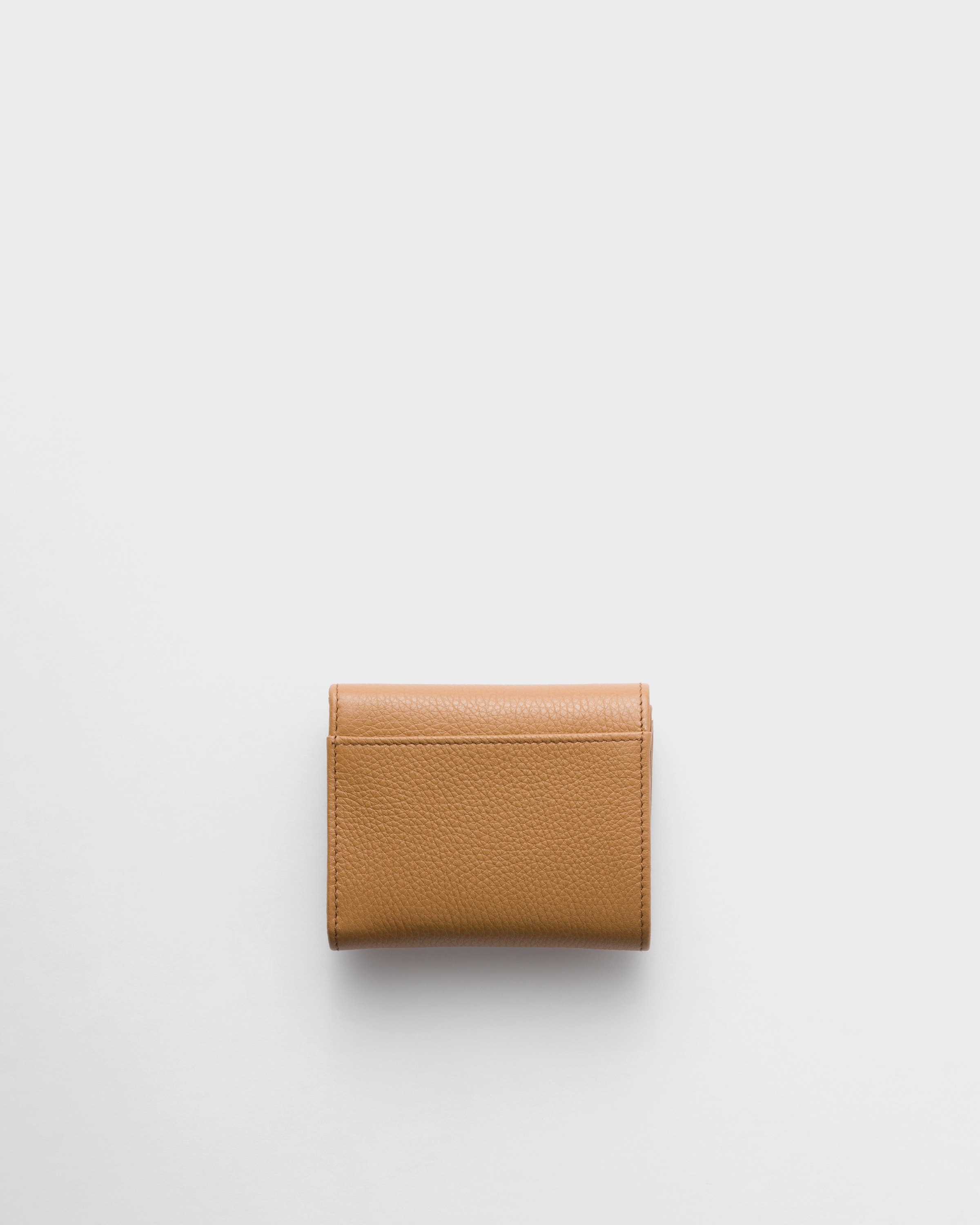 キャラメル ヴィッテロダイノレザー ミニ財布 | PRADA - 日本