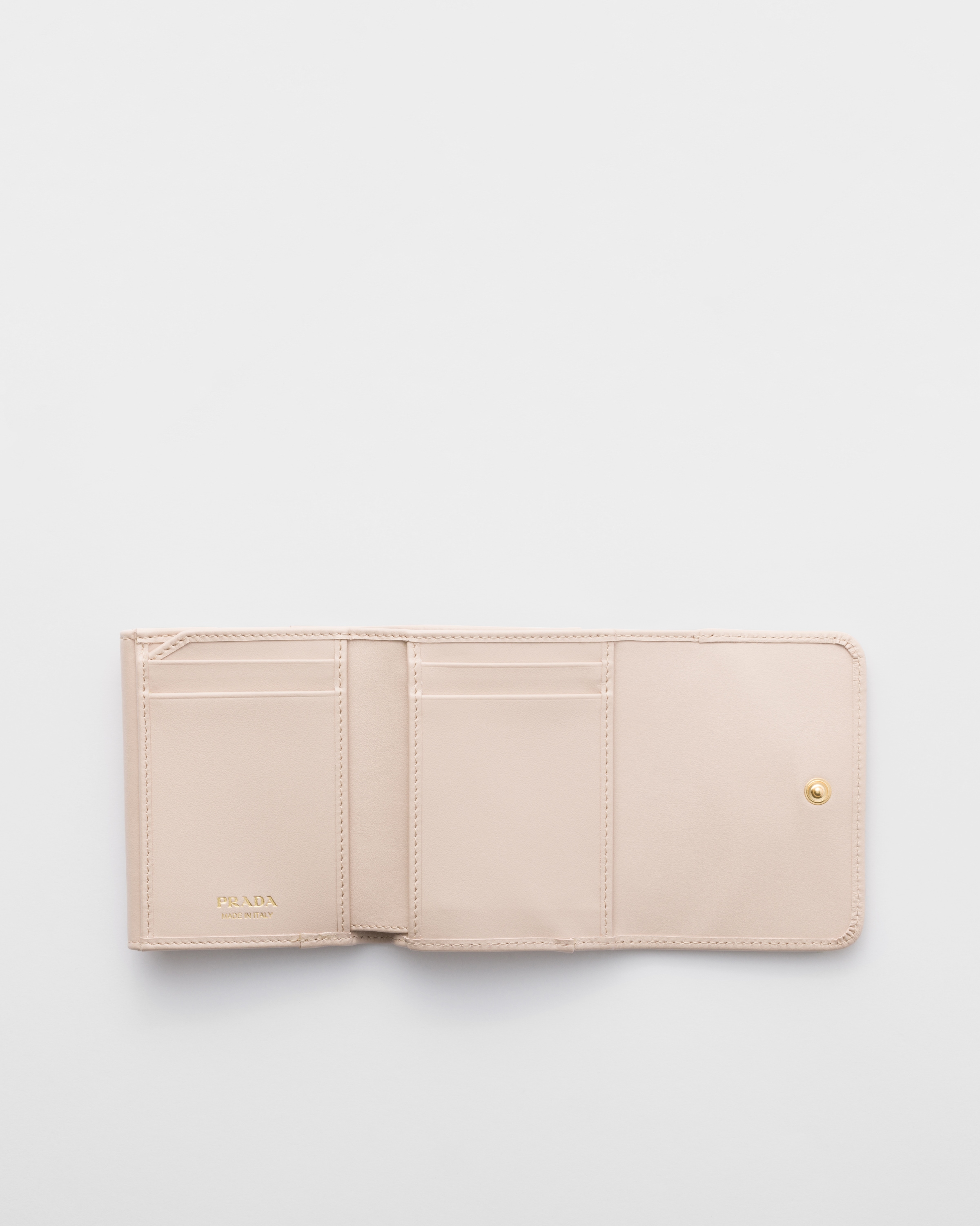 PRADA プラダ シティカーフタブ 財布 ウォーターリリー cq5dam.web.hebebed.600.600.jpg