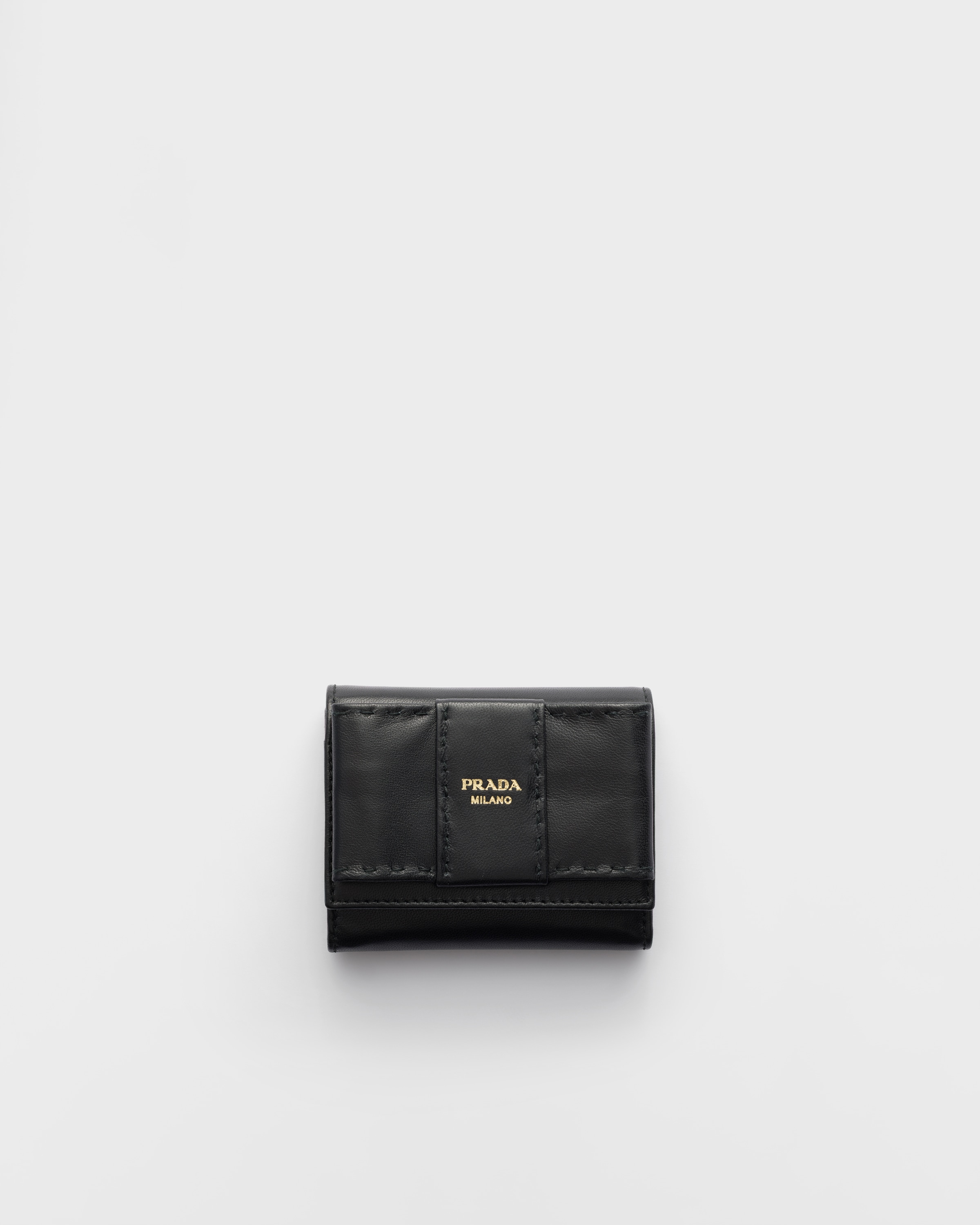 ブラック スモール ナッパレザー 財布 リボン付 | PRADA - 日本