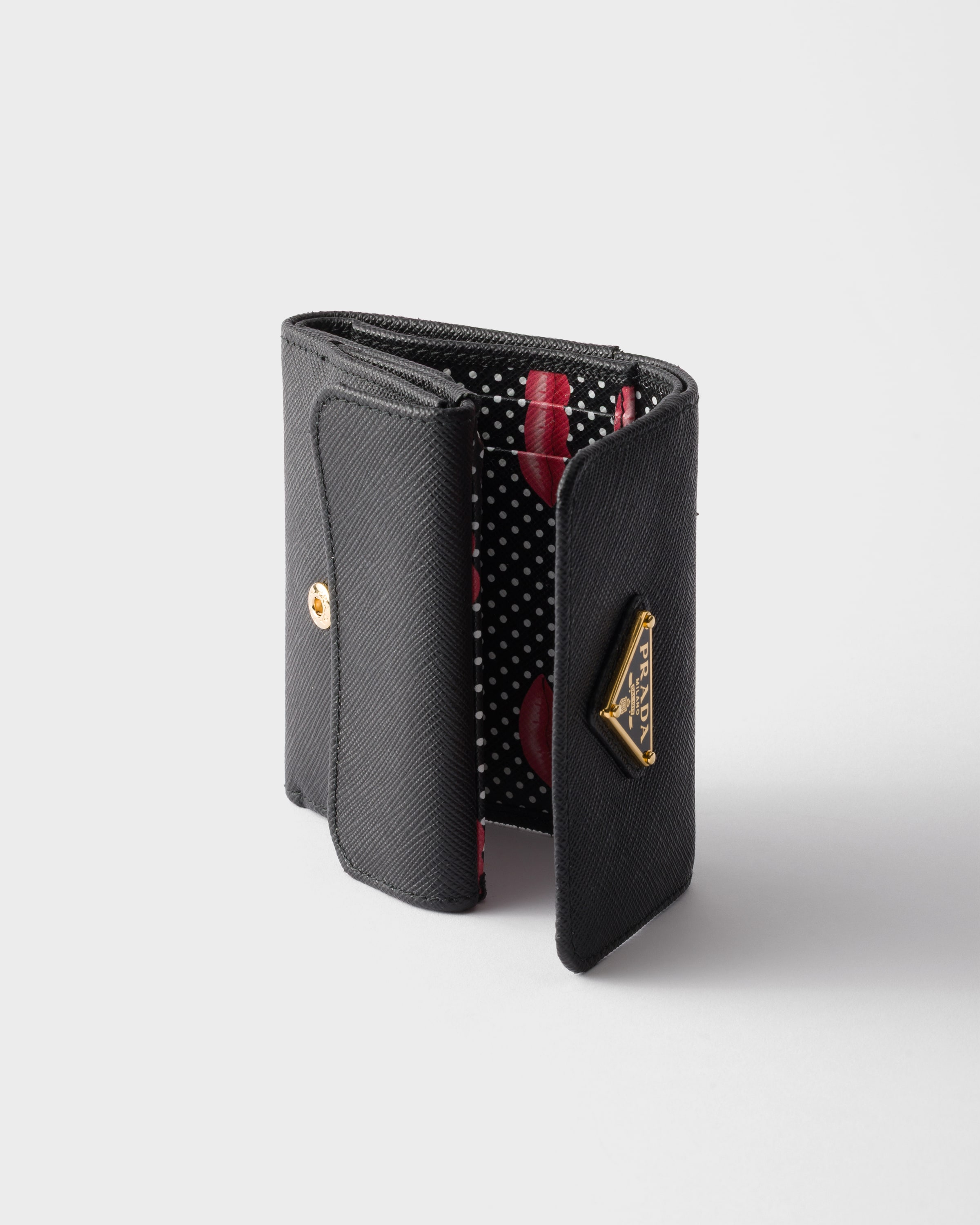 ブラック サフィアーノレザー 財布 | PRADA