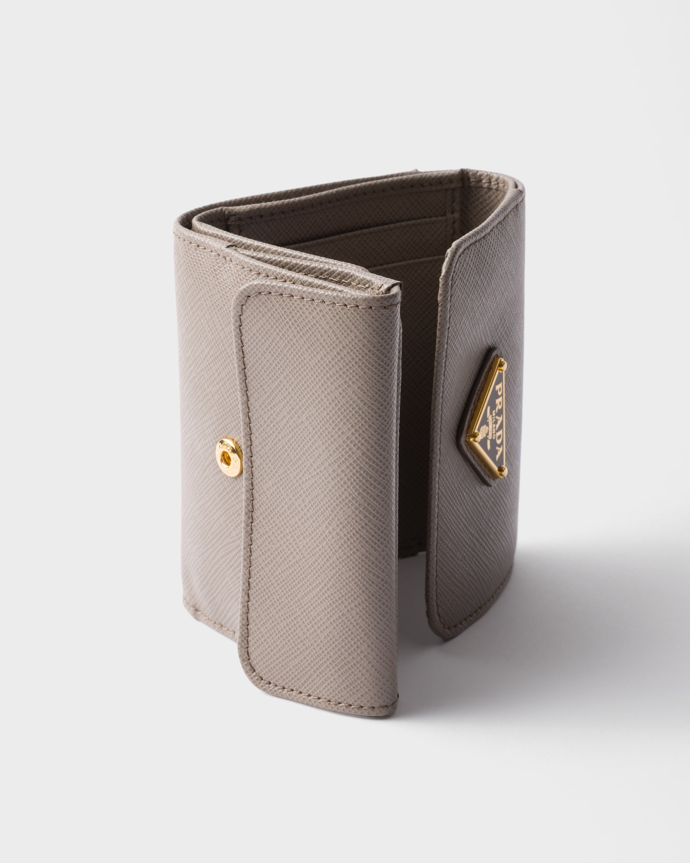 サンド サフィアーノトライアングル 財布 | PRADA