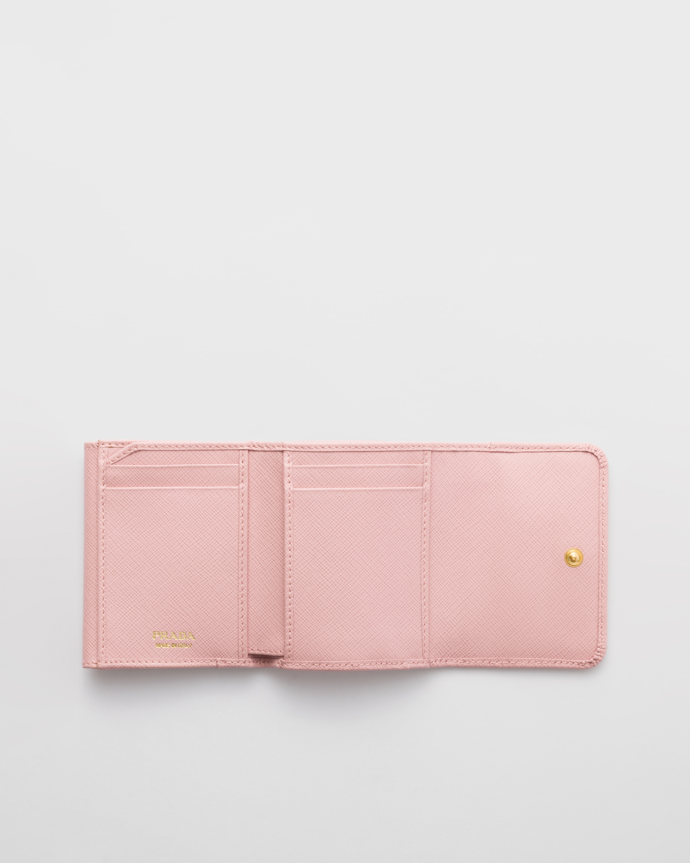 ペールピンク サフィアーノトライアングル 財布 | PRADA