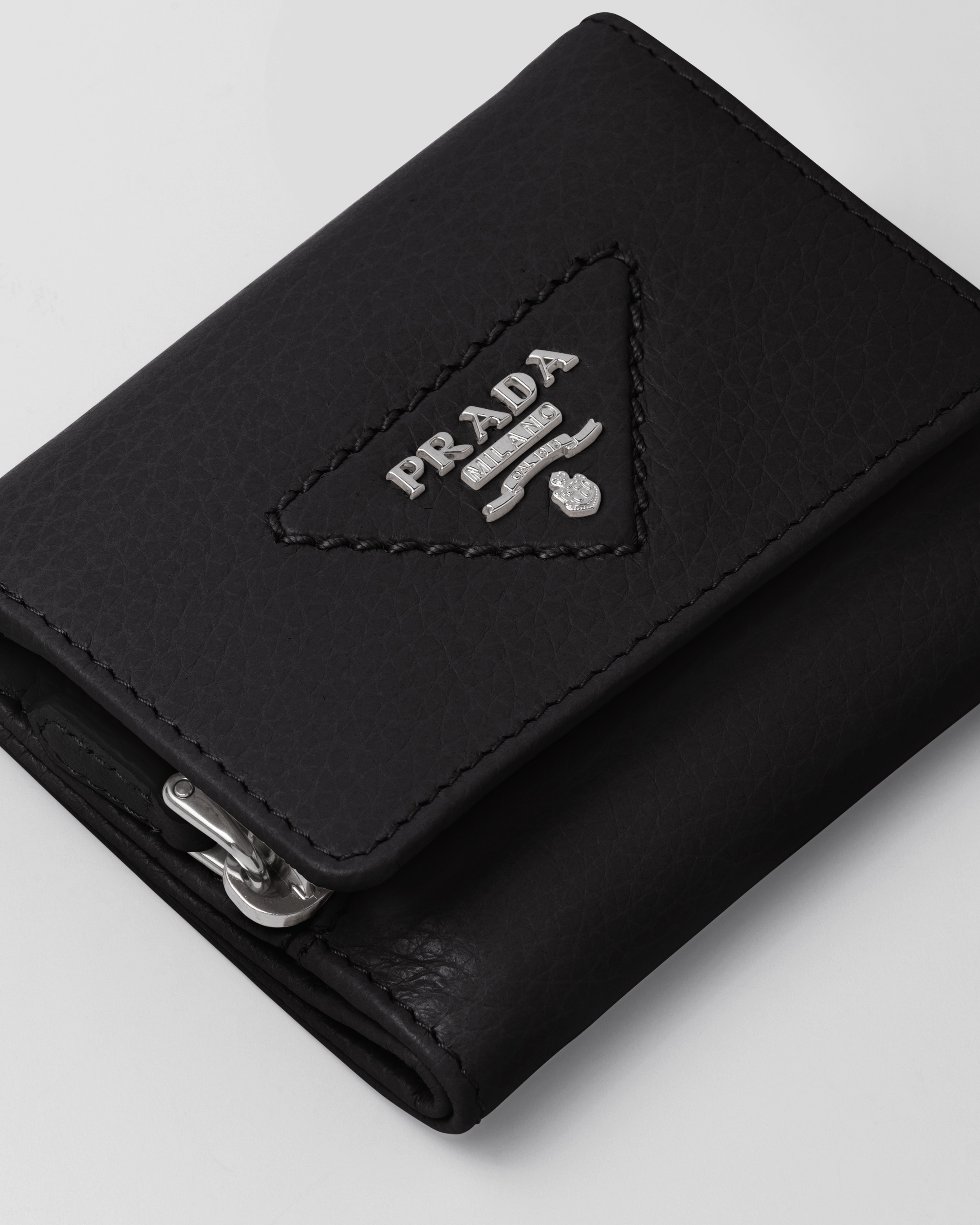 最新の激安 ヴィッテロダイノレザー ブラック ミニ財布 PRADA | 小物