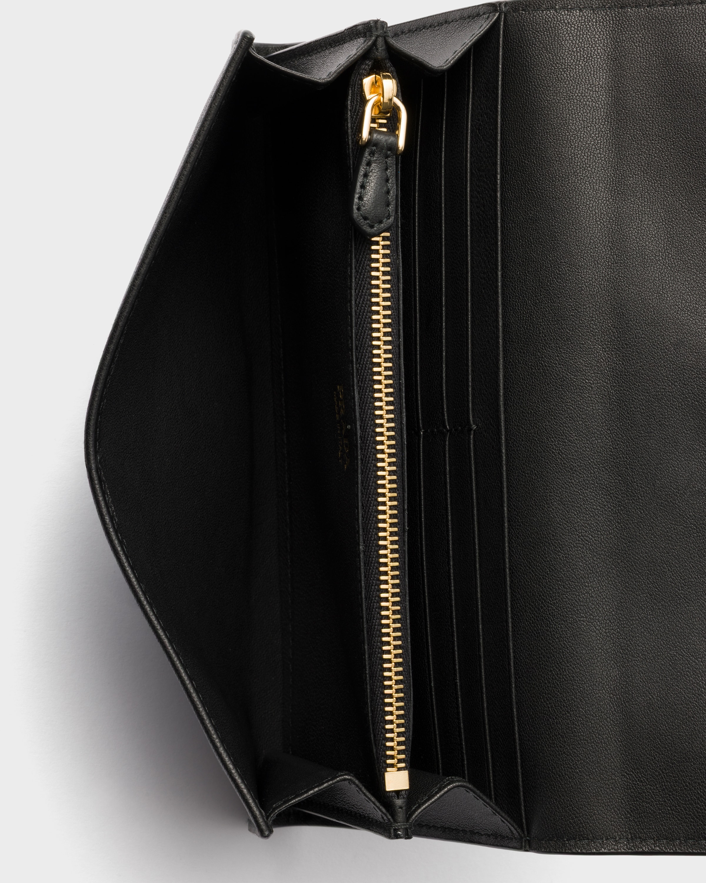 ブラック ナッパレザー 長財布 | PRADA - 日本