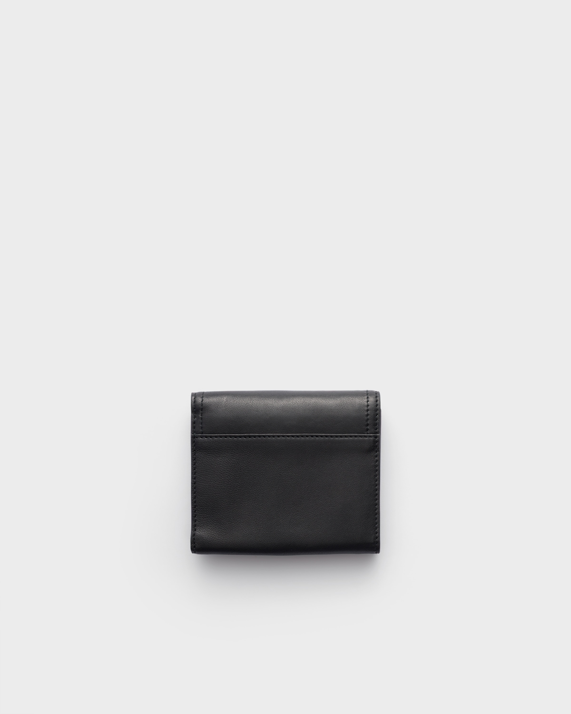 ブラック スモール ナッパレザー 財布 | PRADA - 日本
