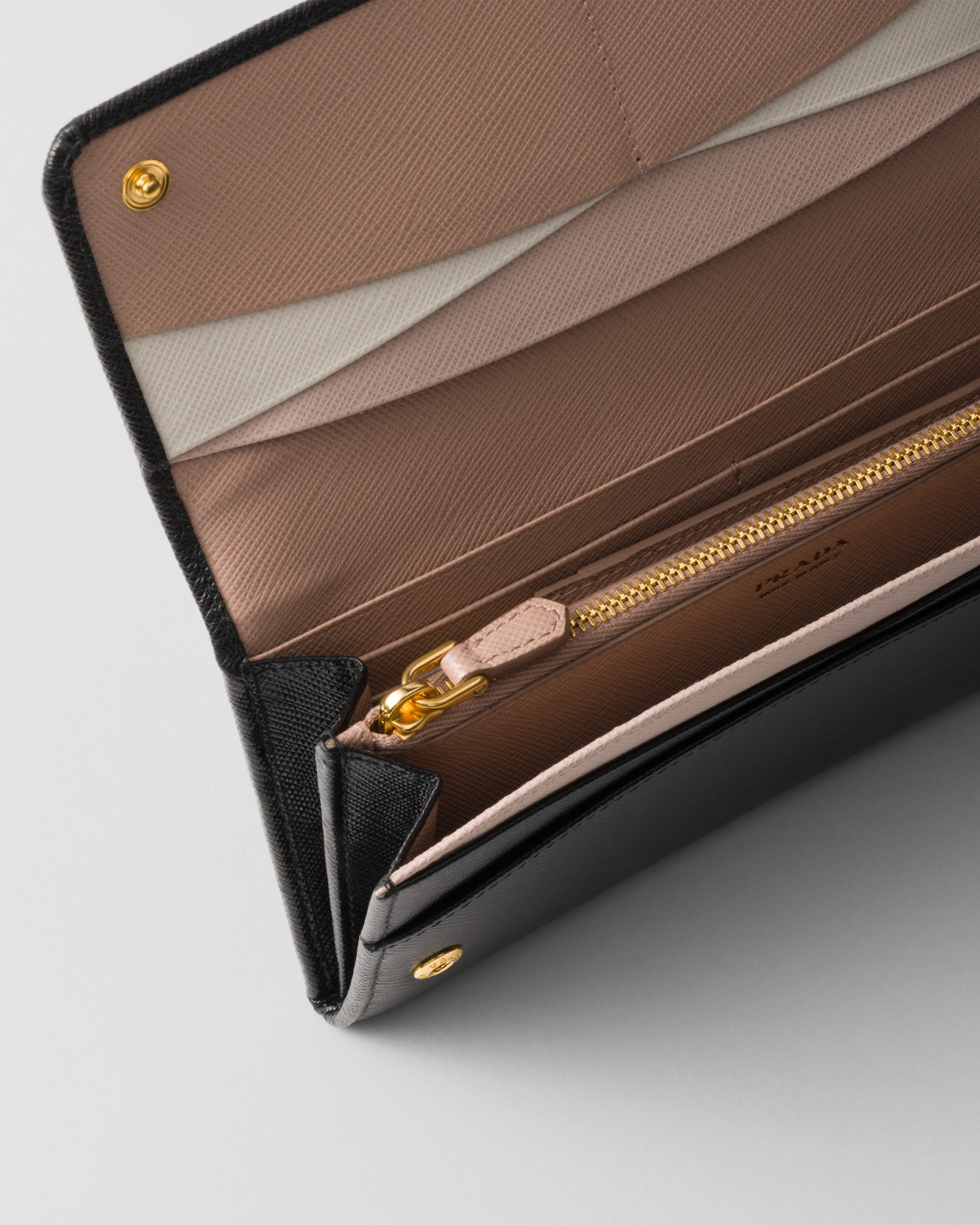 Prada portafoglio pattina wallet clearance