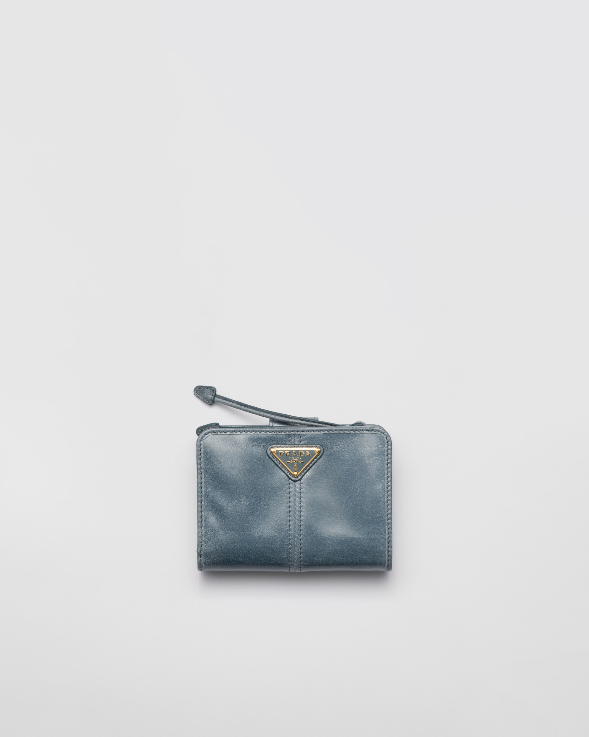 PRADA 直営店より ソフトルックスレザー 財布 ブルー 1ML018_2CYR_F0154_SLB.jpg