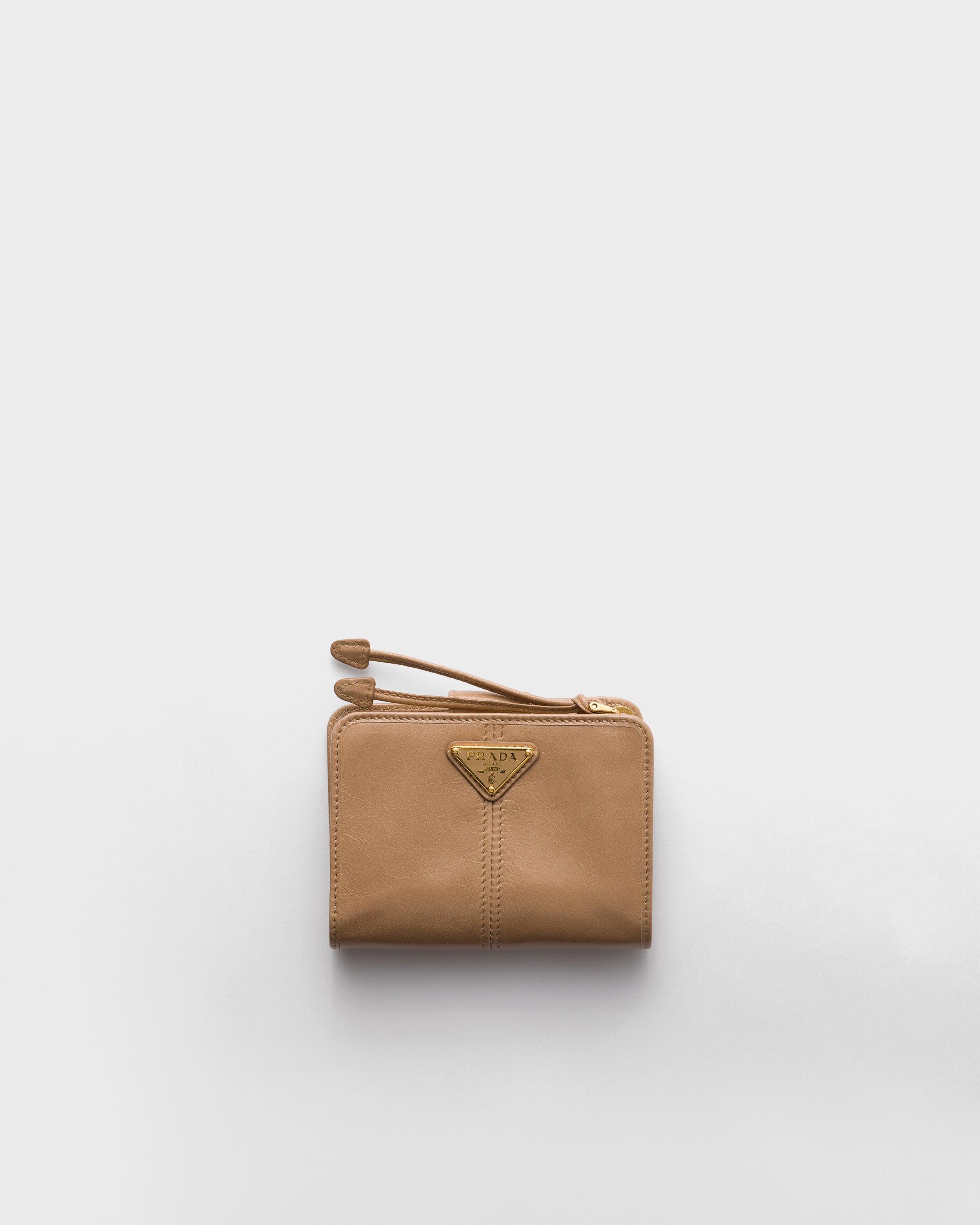 PRADA レザーループタイ ベージュ