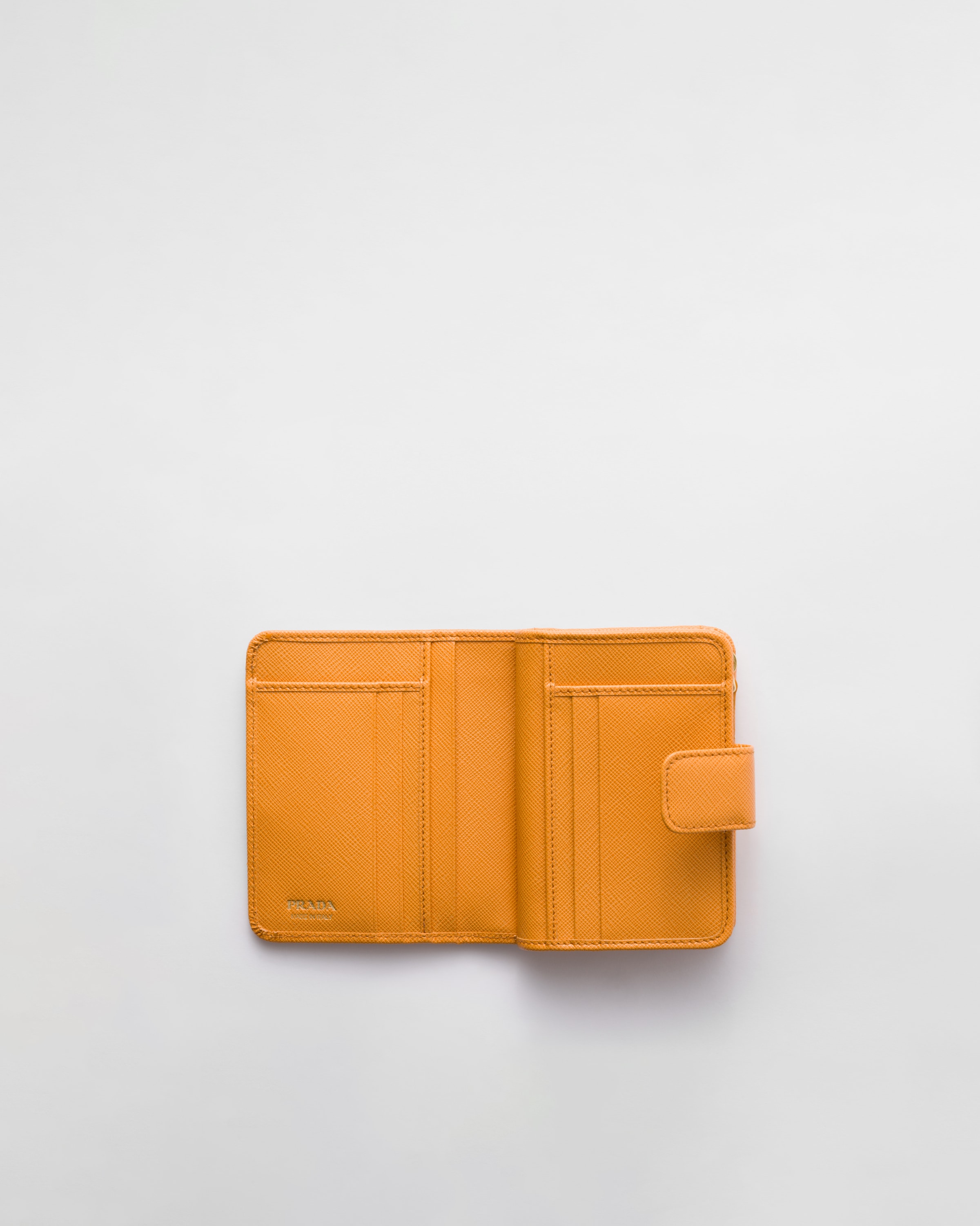 マスタードイエロー サフィアーノトライアングル 財布 | PRADA