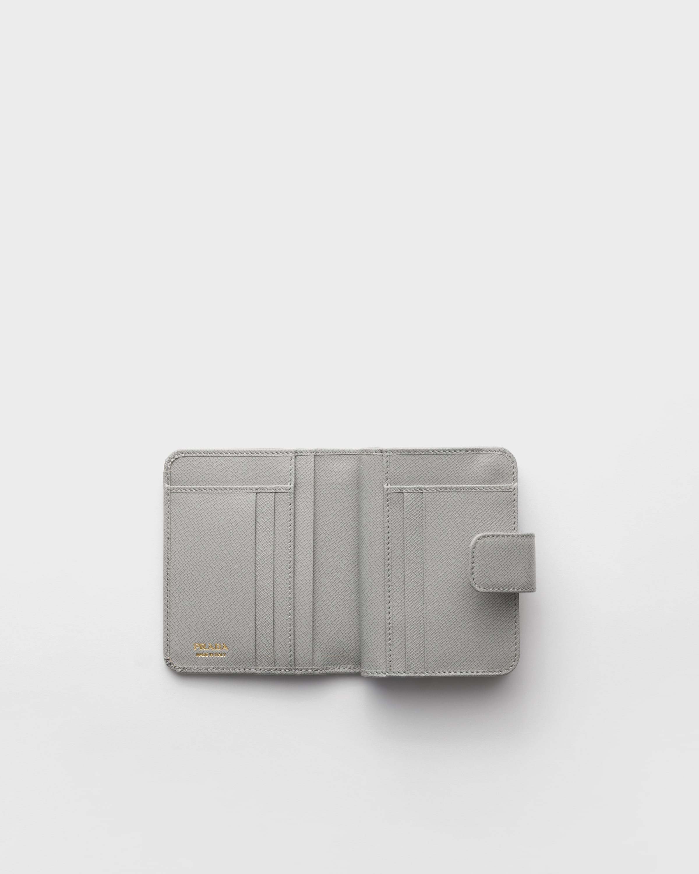 クラウディグレー サフィアーノトライアングル 財布 | PRADA - 日本