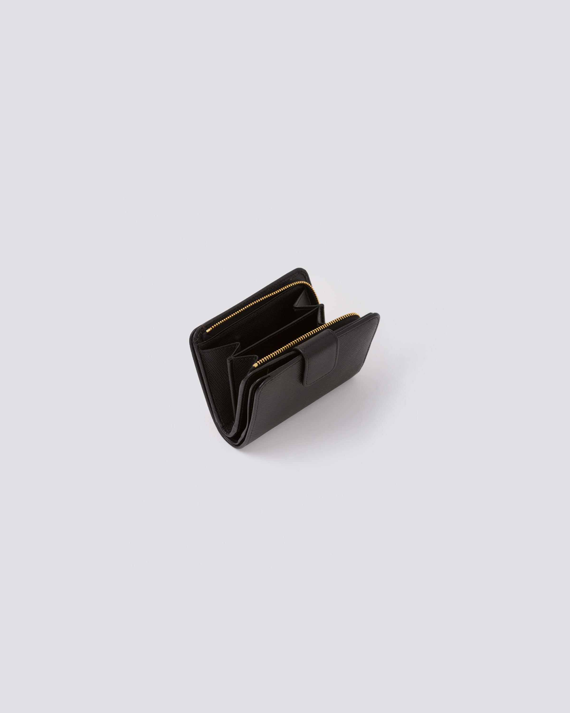 ブラック サフィアーノレザー 財布 | PRADA ブラック サフィアーノレザー 財布 | PRADA
