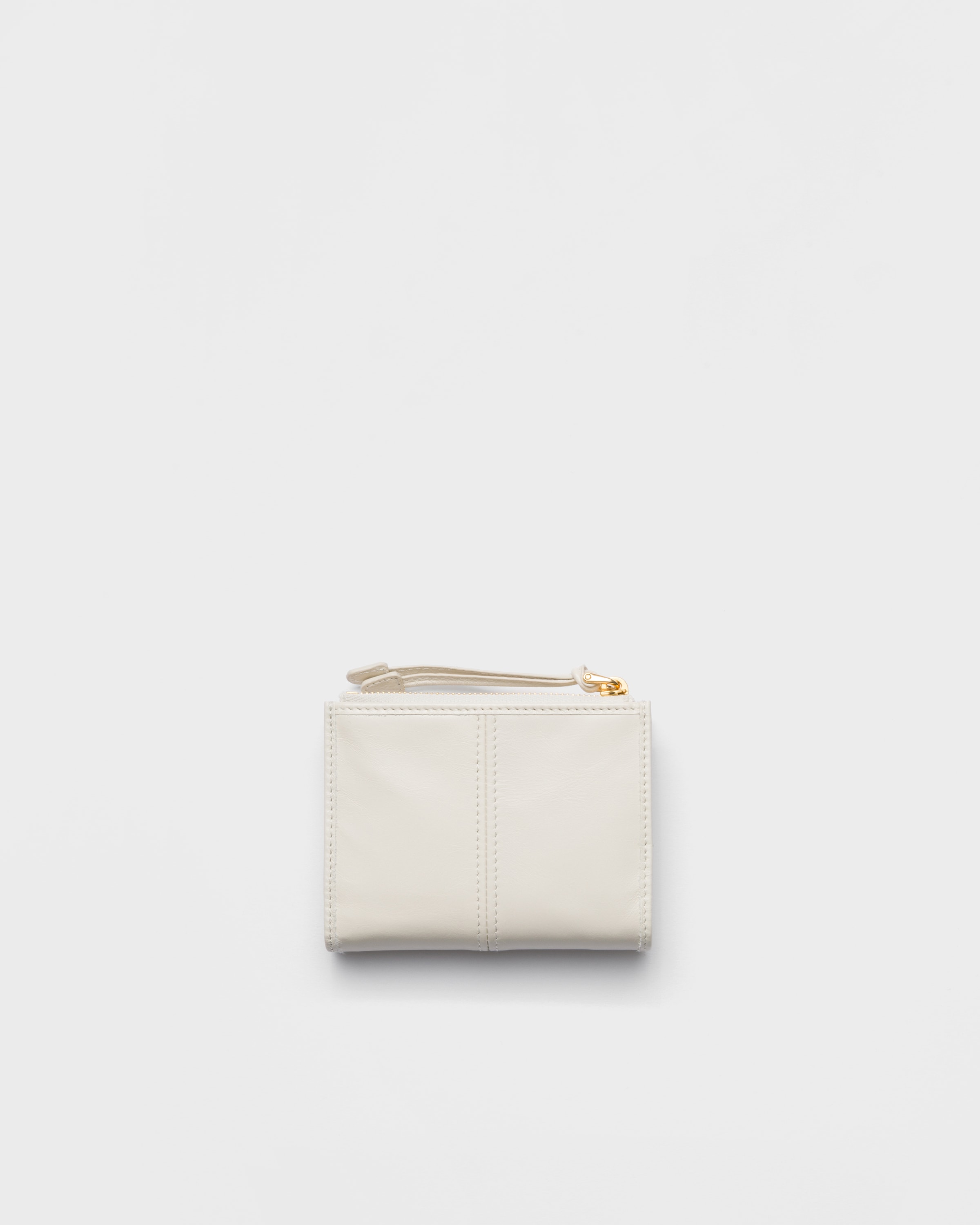 Wallet QUILTING shoulder ポーチ付き／White White Small leather wallet | PRADA