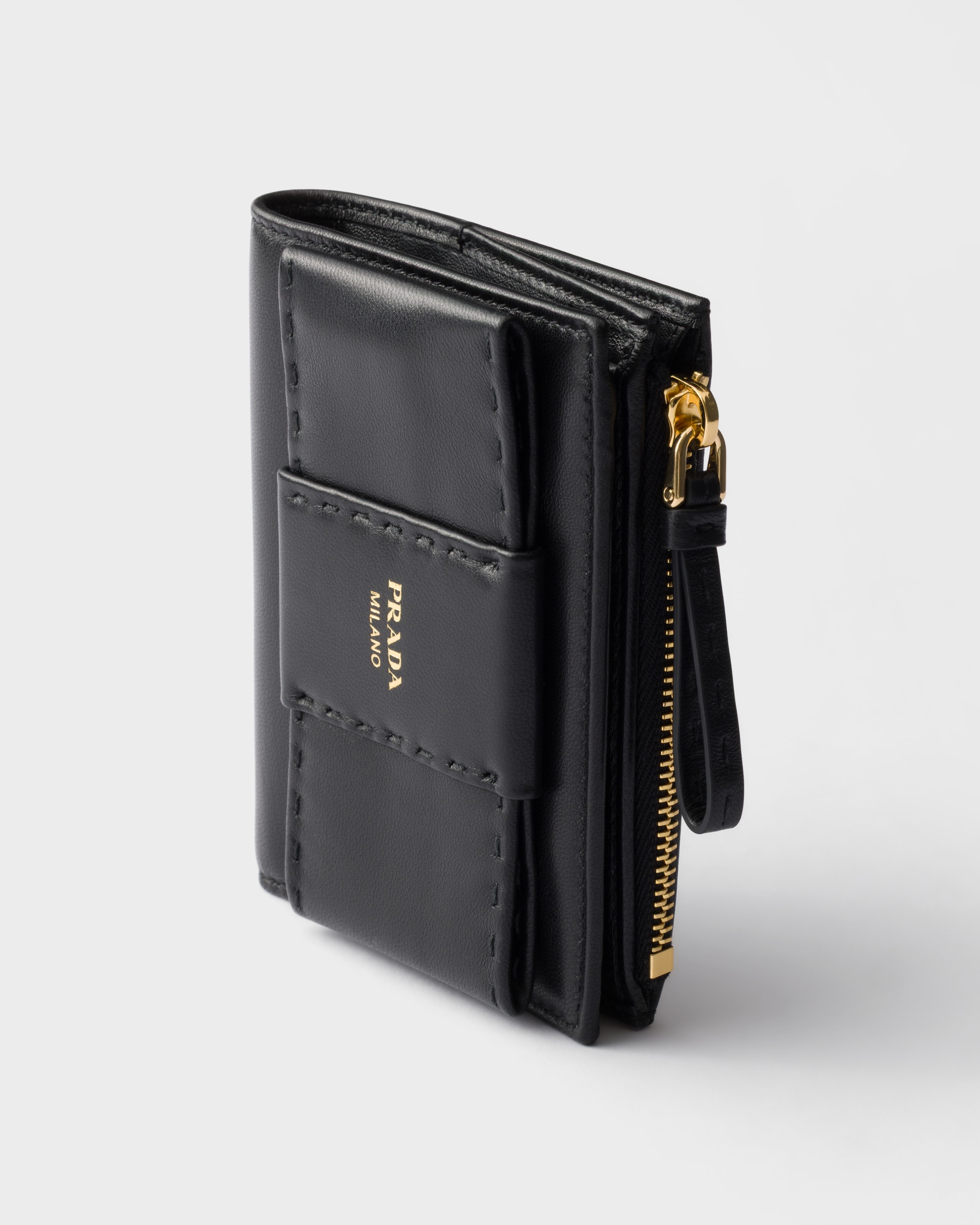 ブラック スモール ナッパレザー 財布 リボン付 | PRADA - 日本