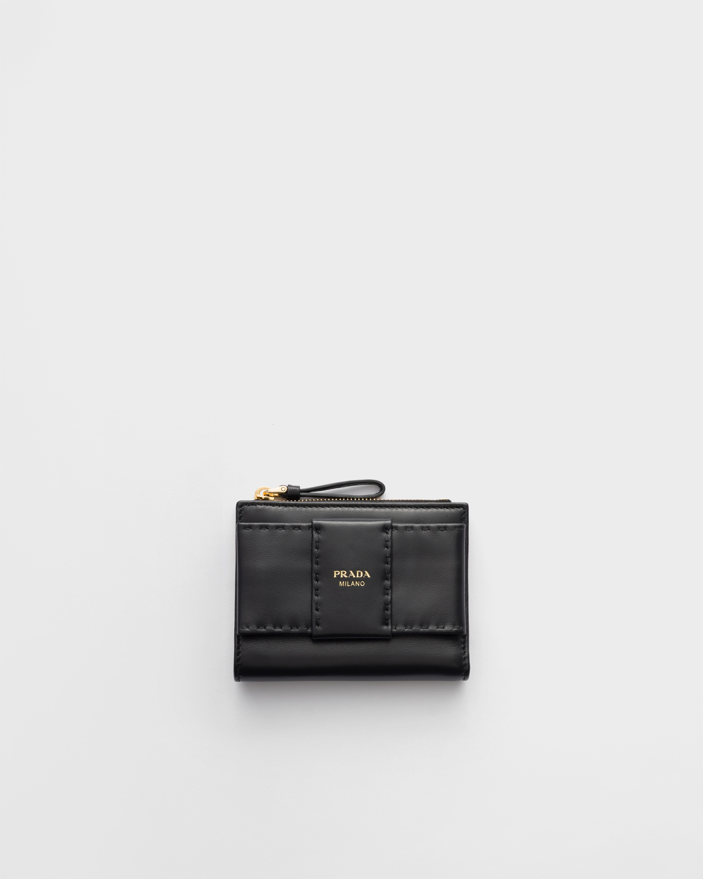 ブラック スモール ナッパレザー 財布 リボン付 | PRADA - 日本