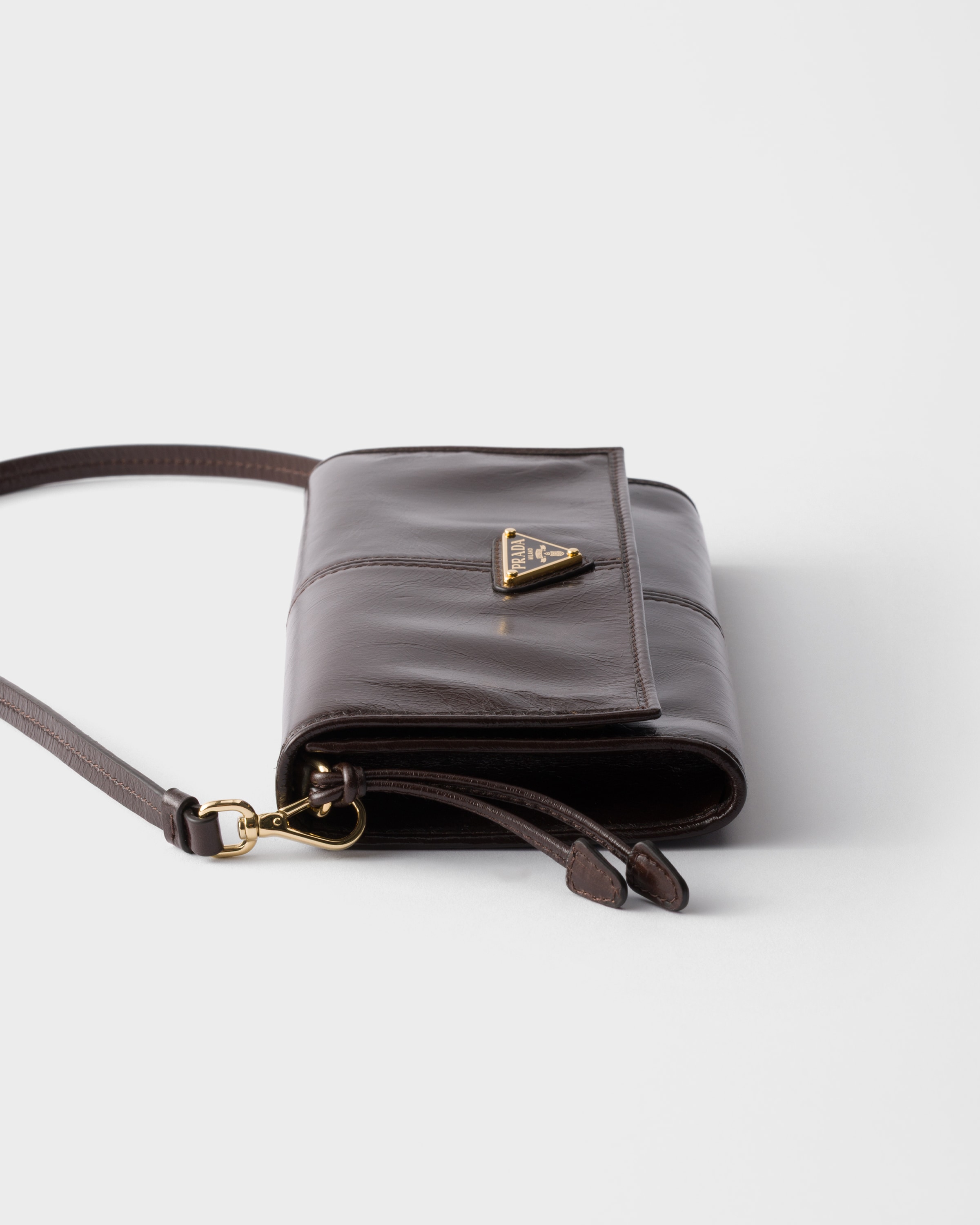ダークブラウン ショルダーストラップ付レザー 財布 | PRADA - 日本