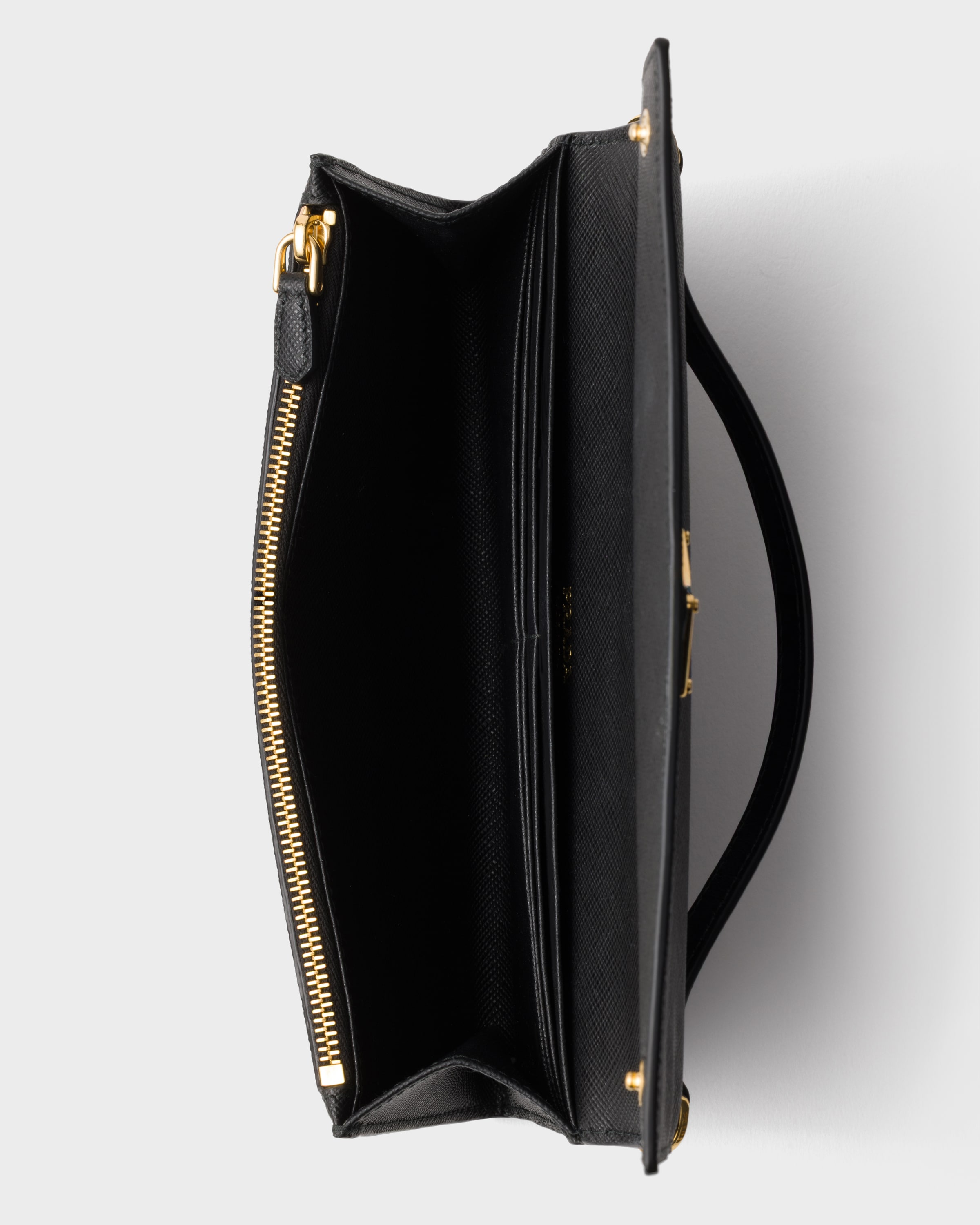 PRADA  財布(ストラップ付き) ブラック ショルダーストラップ付 サフィアーノレザー財布 | PRADA - 日本