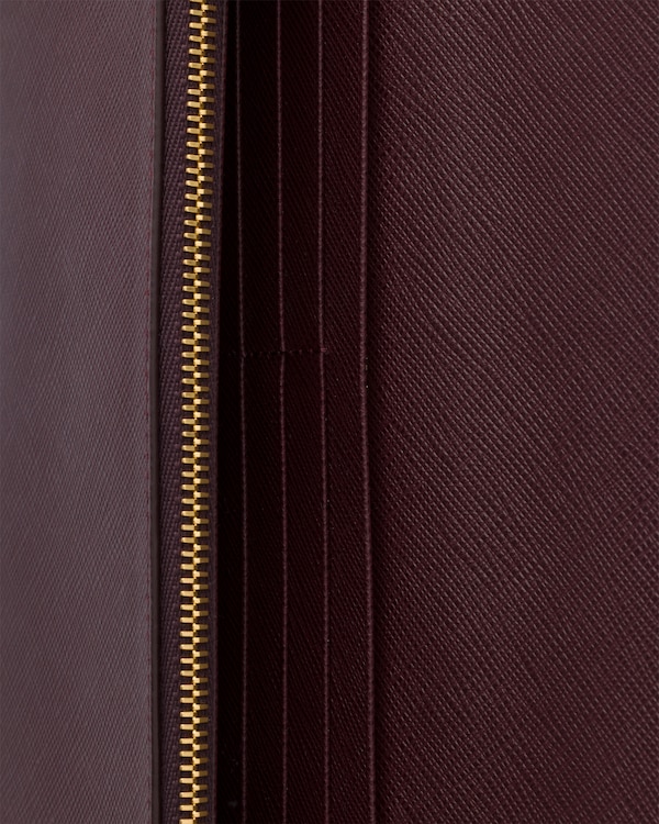 Saffiano leather wallet with shoulder strap - Bermellón Saffiano leather wallet with shoulder strap - Bermellón